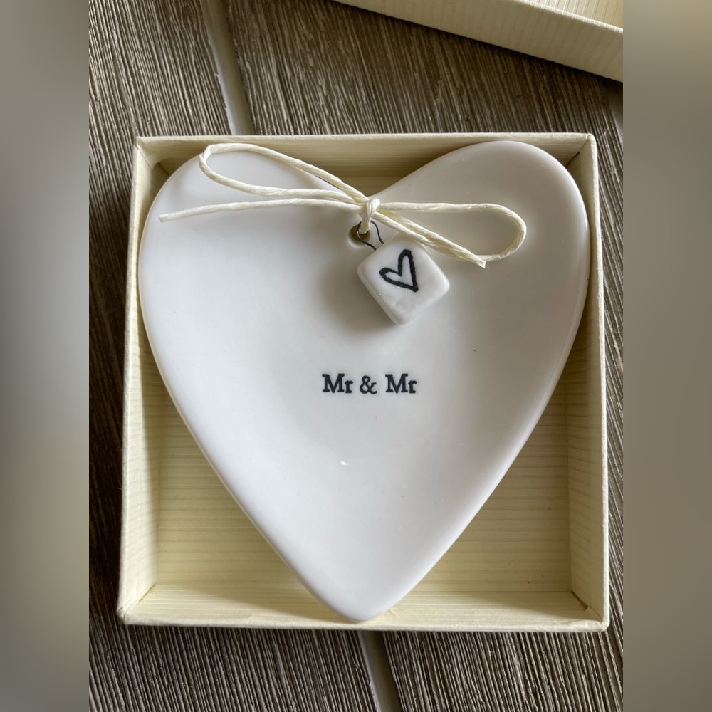 Mr. & Mr. Ring Dish Ivory NWT